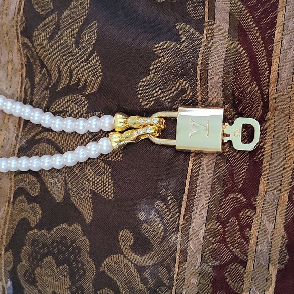 Lv vuitton  custom made gorgeous locket key 🔑 pearl chocker necklace swarsowski - Picture 5 of 8